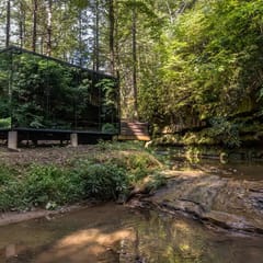 Modern Mirror Home| Creek| Hot-tub | Glass House1