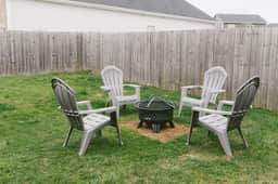 Bright Cozy Stay| Fenced Yard| Near I-75 Horsepark