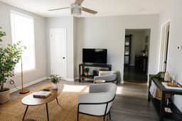 The Homestead| Downtown| Near Bourbon Trail
