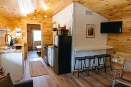 Warm & Cozy Stay| Near RRG Hiking | Firepit