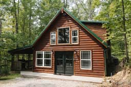 Woodsy Cabin Experience | HotTub| Firepit| Lantern