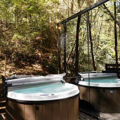 Modern Mirror Home| Creek| Hot-tub | Glass House2
