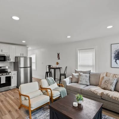 Creekside Stay | Peaceful Cottage | Elkhorn - Holiday Home