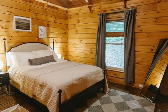 Hideaway Cabin |Hot Tub| Firepit | Wooded Stay