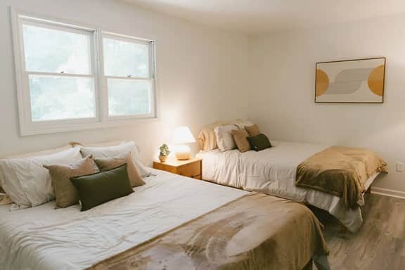 Morning View 4” Cozy Modern Stay - College/Hiking - Apartment