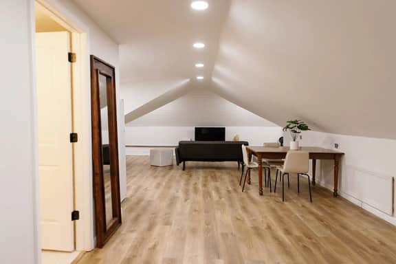 Seabiscuit| Loft Apartment Downtown Lexington| 1BD