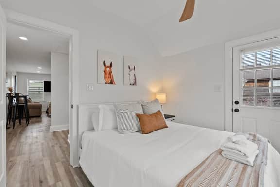 Creekside Stay | Peaceful Cottage | Elkhorn - Holiday Home