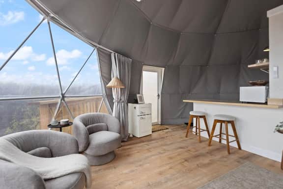 Overlook LUX Dome| View & Hot Tub| Cardinal Crest