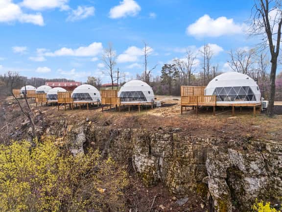 Overlook LUX Dome| View & Hot Tub| Bluegrass Bluff