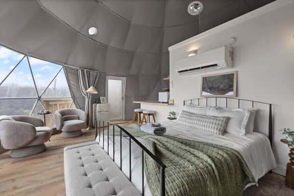 Overlook LUX Dome| View & Hot Tub| Bluegrass Bluff