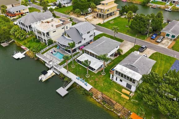 Coastal Waterfront Retreat by Beach| Dream Catcher - Image 4