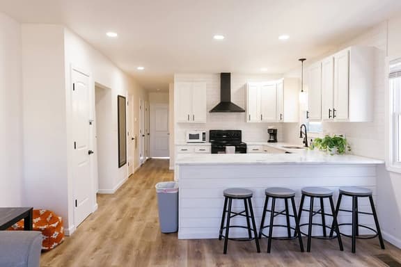 Earl Grey | Apartment Near Downtown Lexington| 2BD