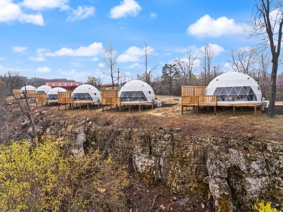 Overlook LUX Dome| View & Hot Tub| Pineview Peak