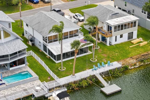 Coastal Waterfront Retreat by Beach| Dream Catcher - Image 1