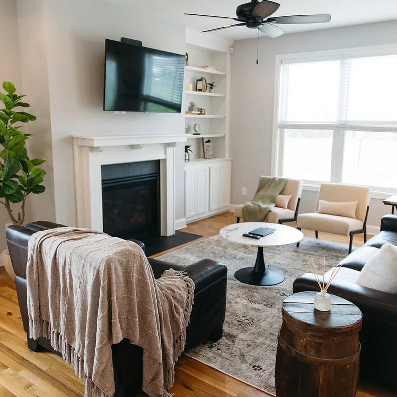 Urban Downtown Stay| Spacious Large Home | MLK