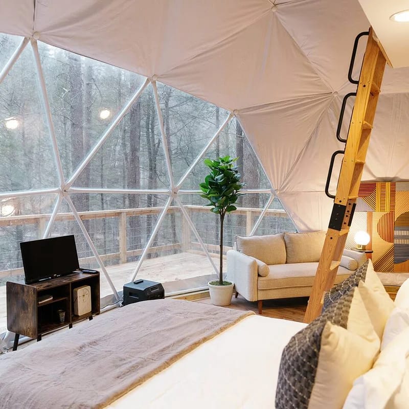 Elevated Stay| Hot Tub| Woodsy Dome Experience